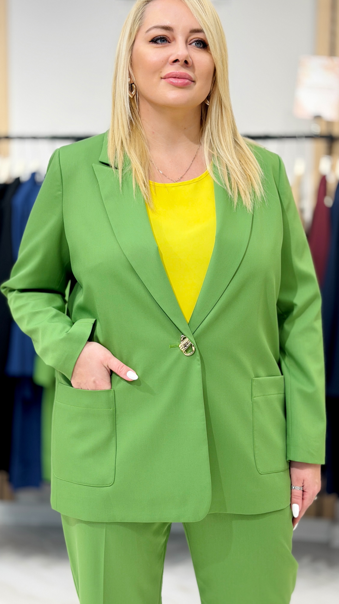 Costum clasic - imagine 2