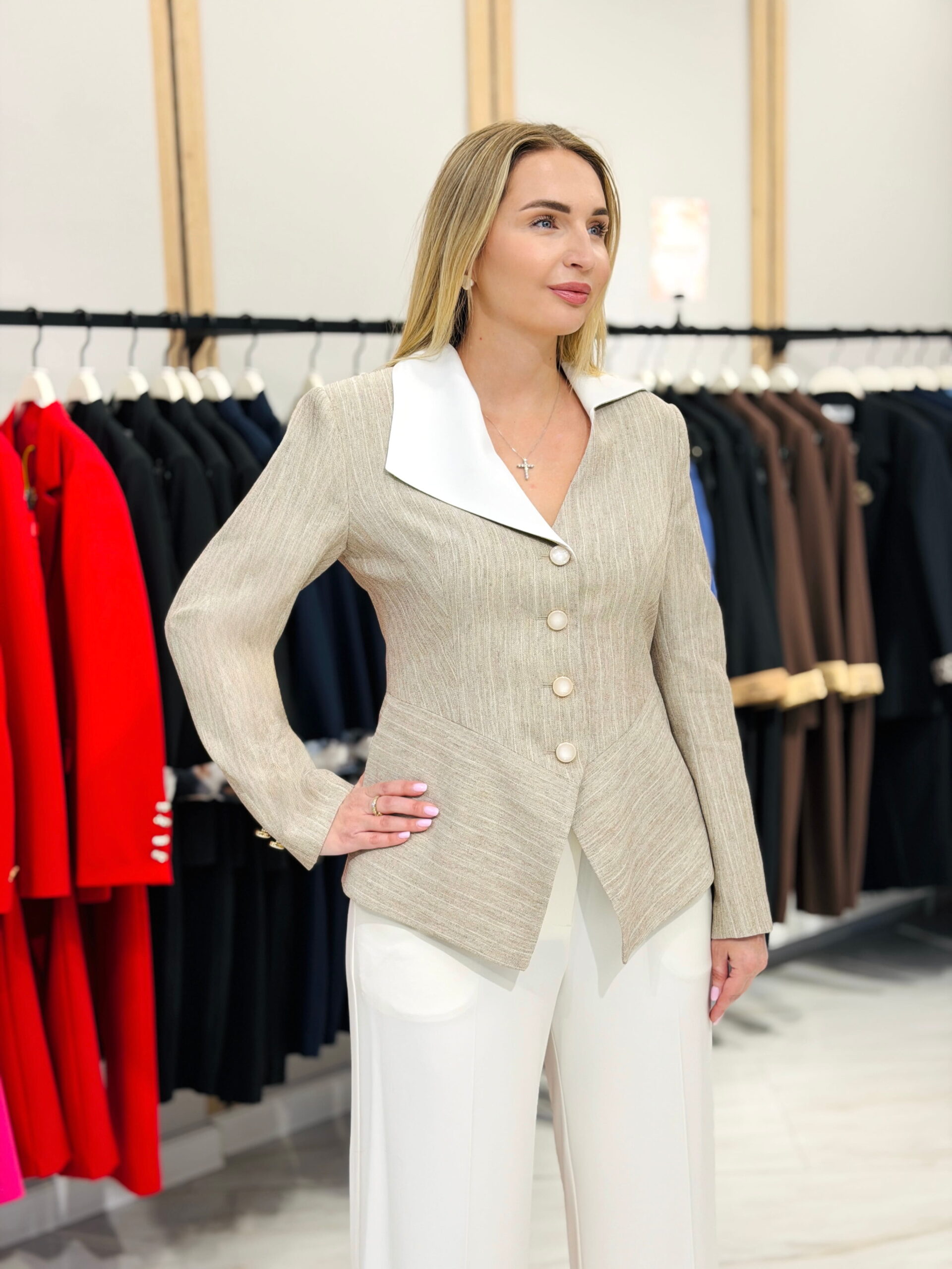 Costum clasic - imagine 3