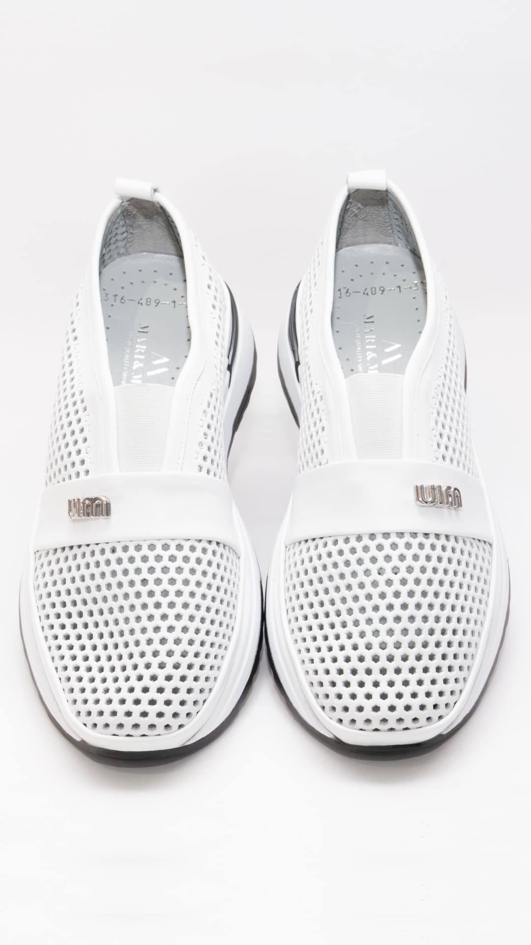 Adidași - imagine 2