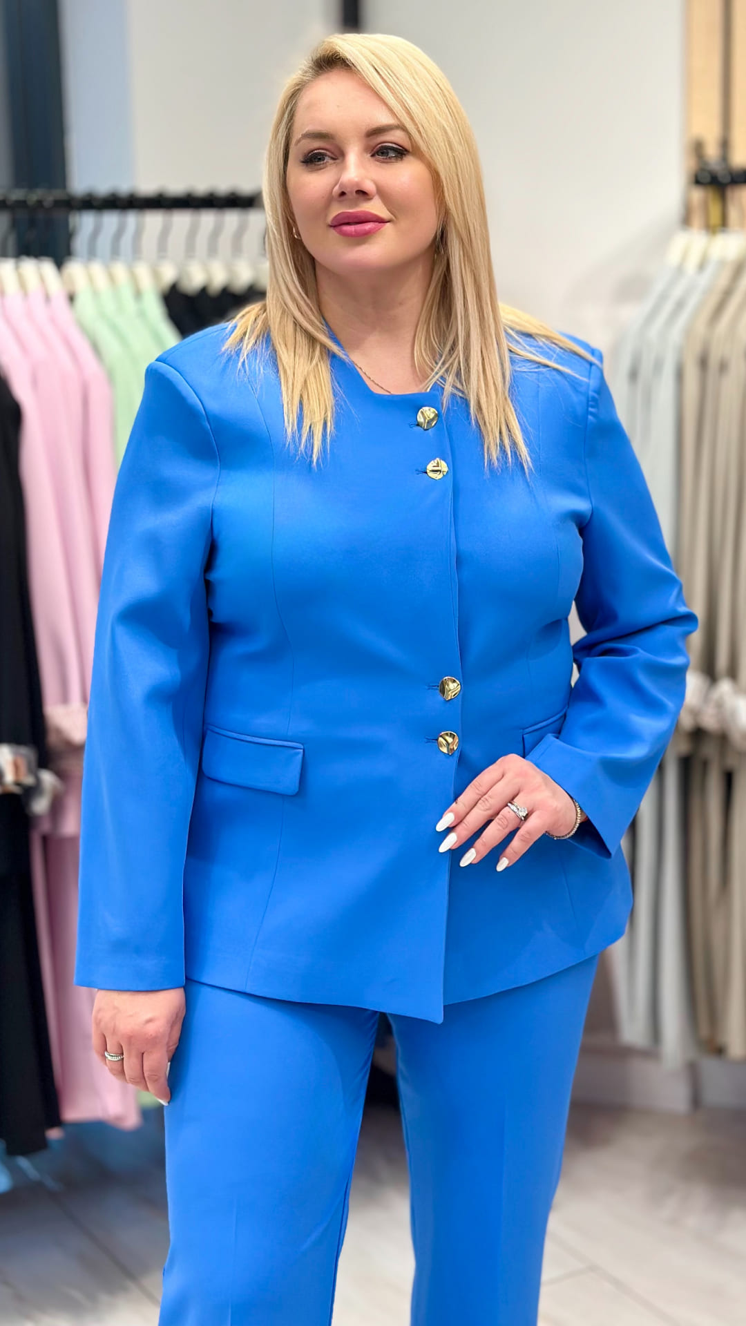 Costum clasic - imagine 2