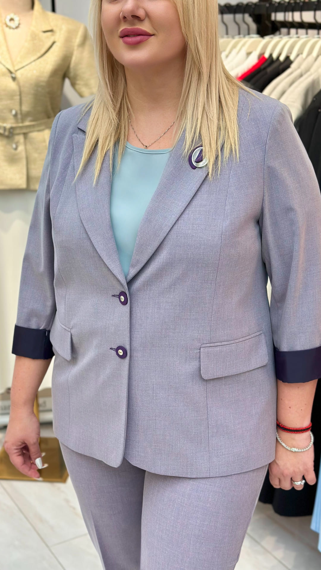 Costum clasic - imagine 3