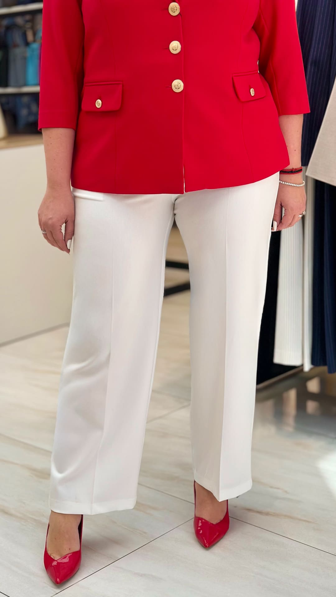 Costum clasic - imagine 3