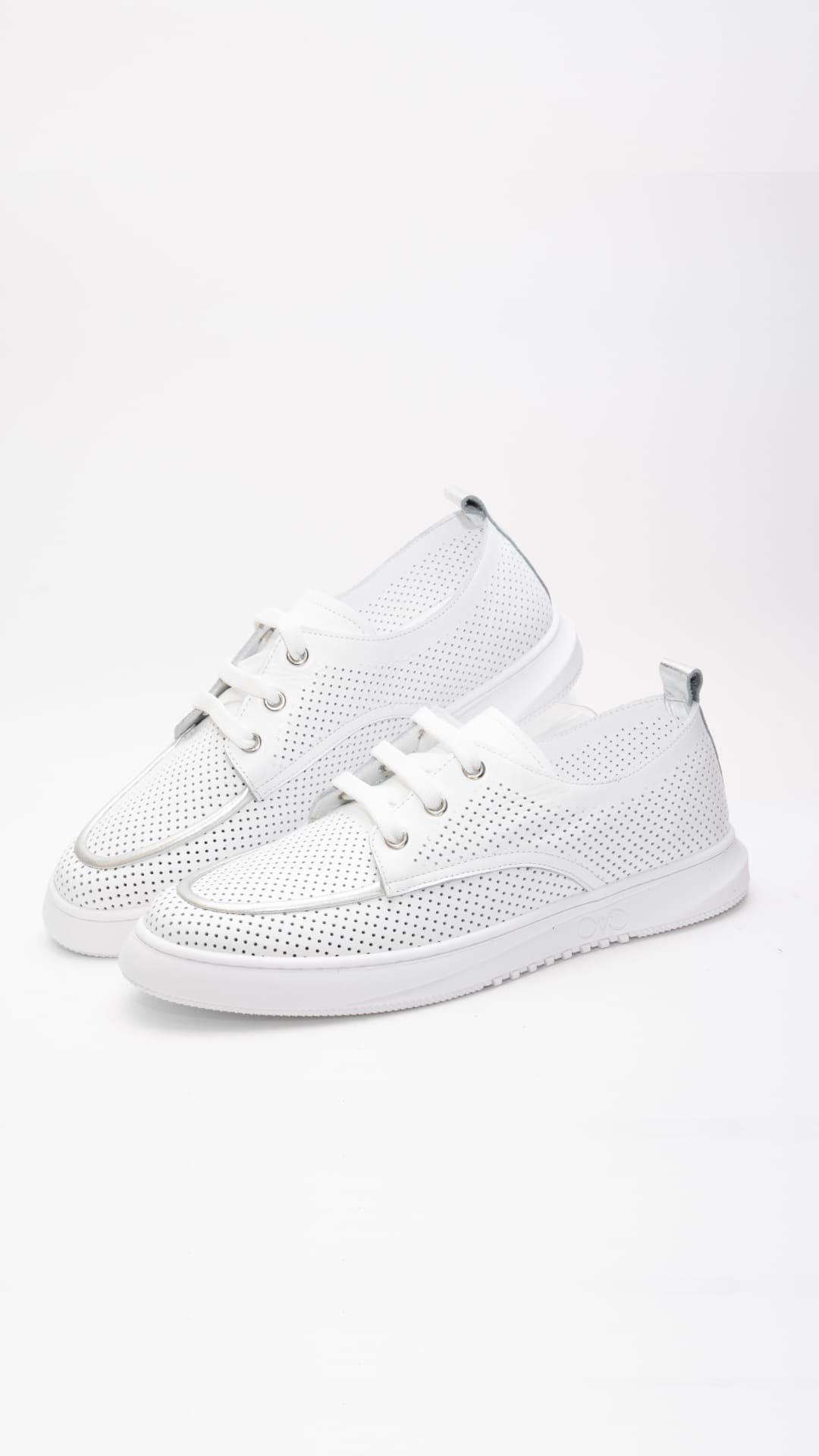 Adidași - imagine 2