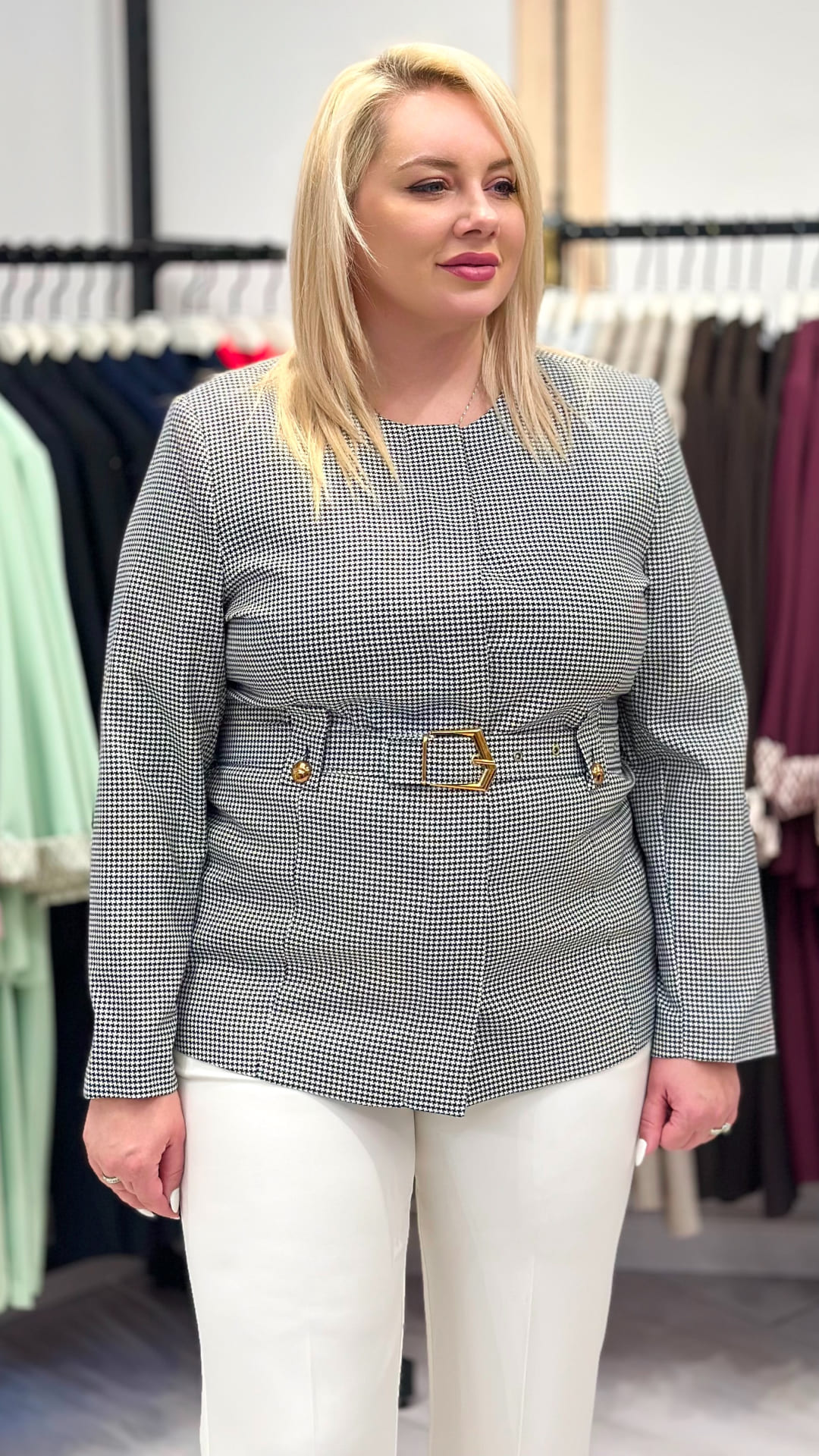 Costum clasic - imagine 2