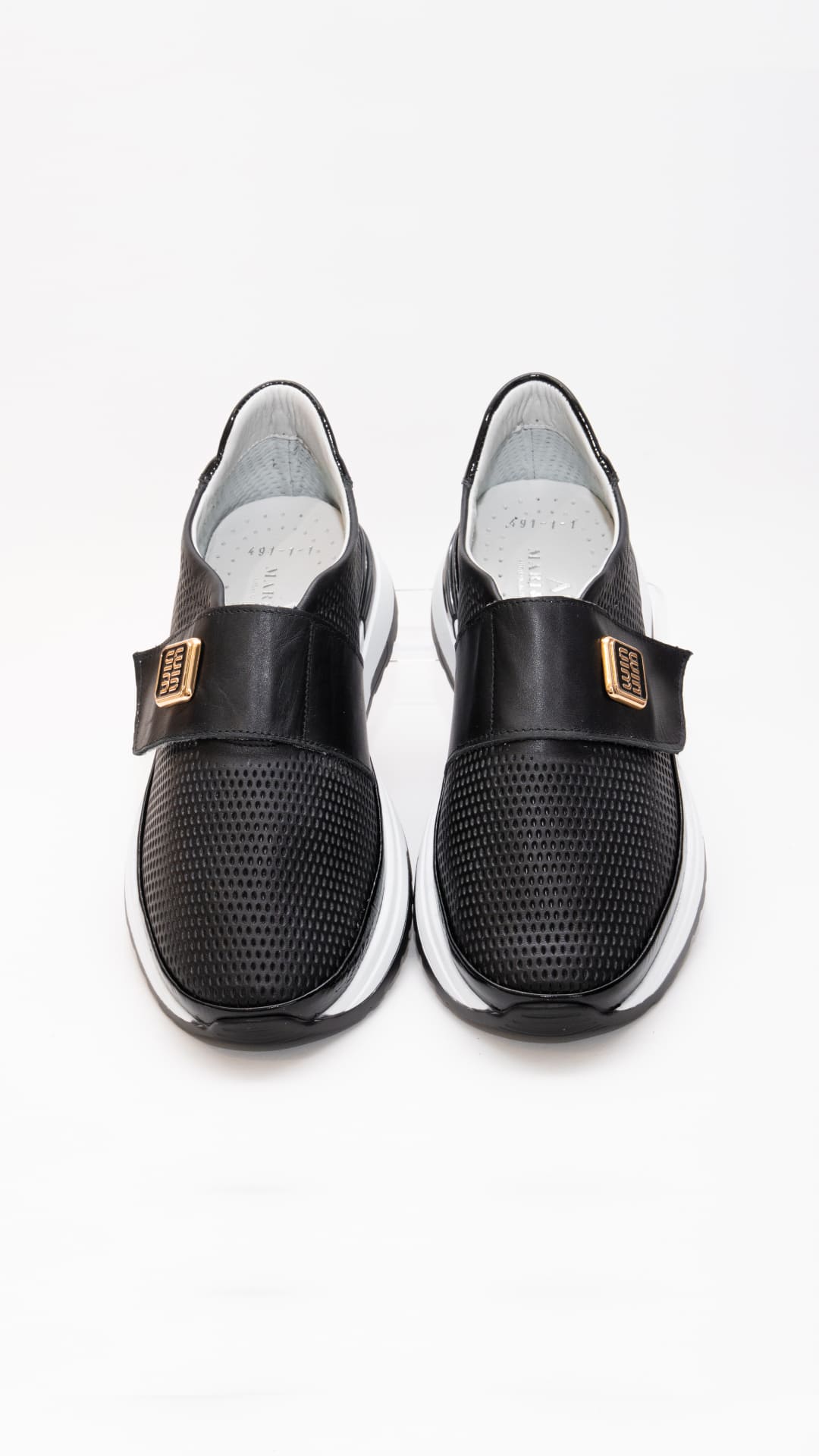 Adidași - imagine 2