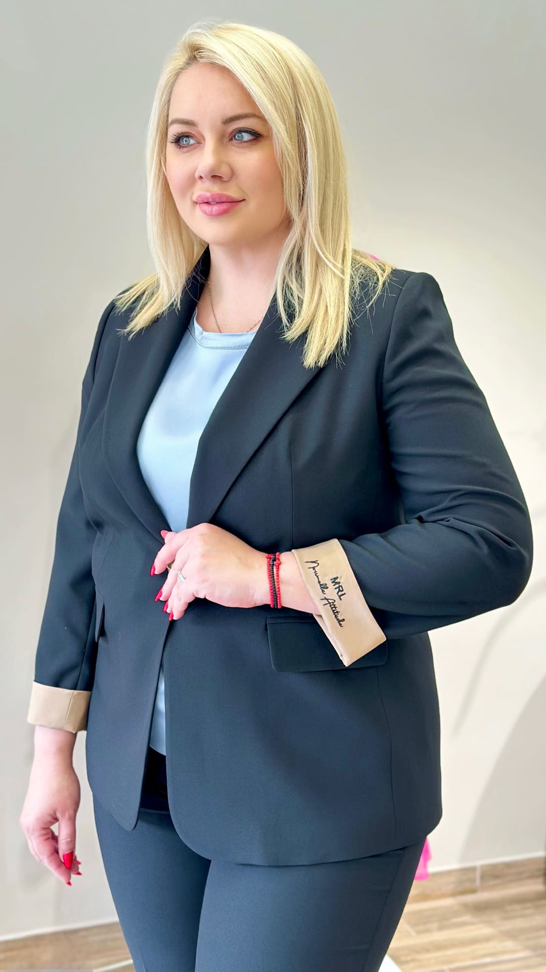 Costum clasic - imagine 2