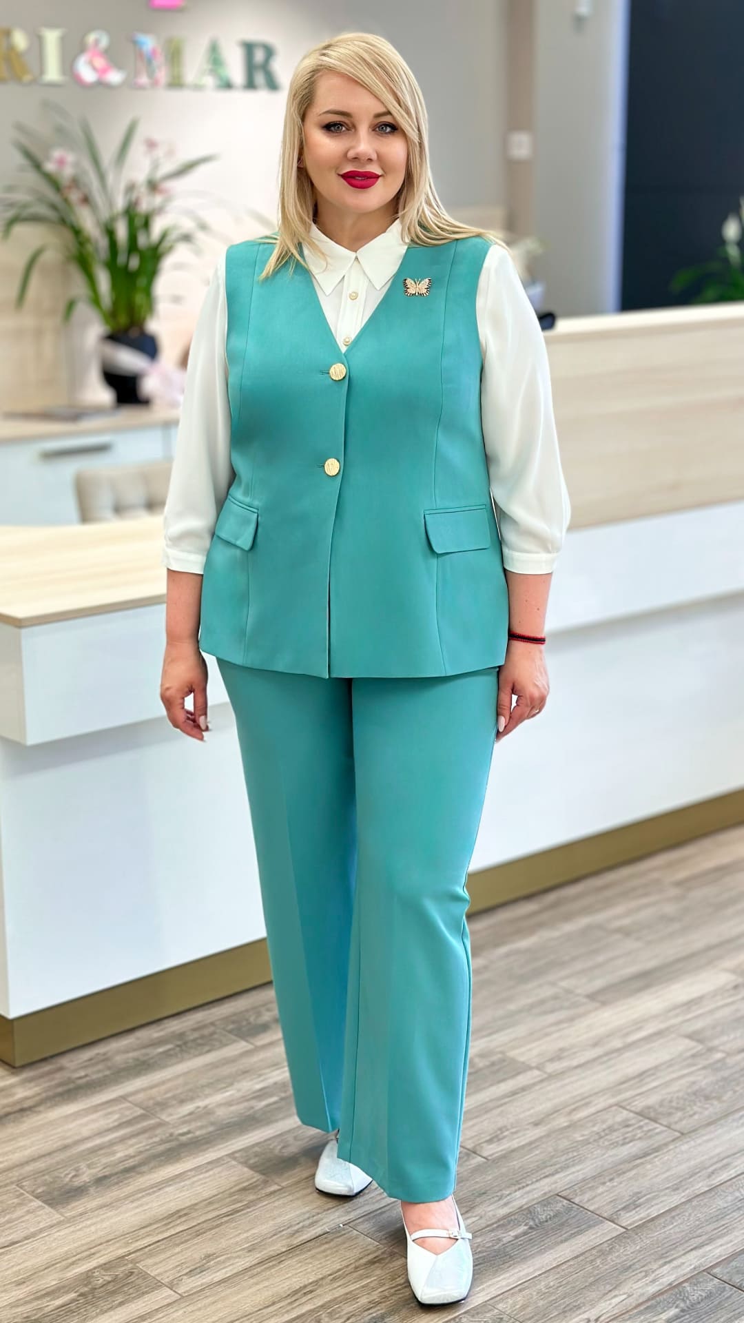 Costum clasic din două piese