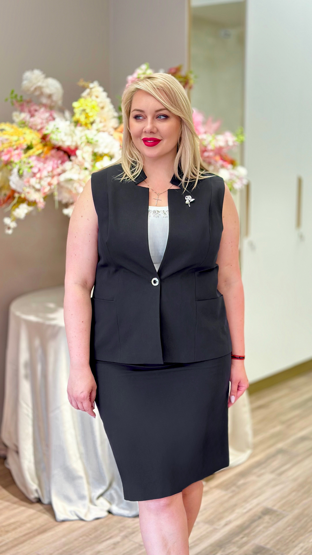 Costum clasic din două piese cu fustă - imagine 2