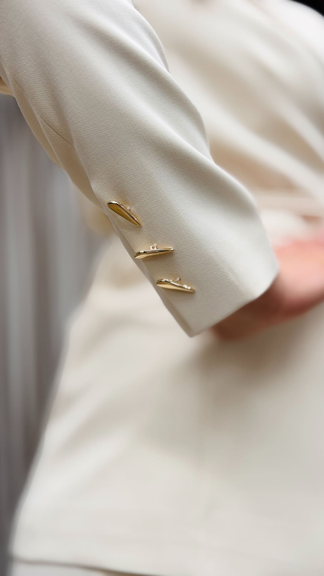 Costum clasic - imagine 3