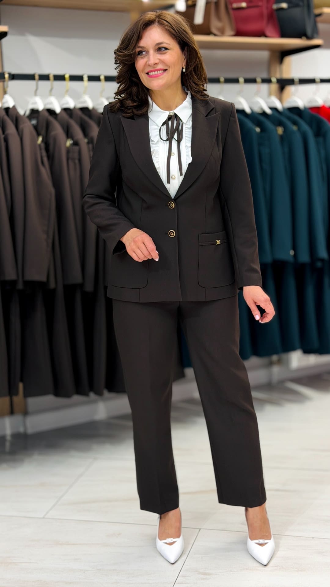 Costum clasic