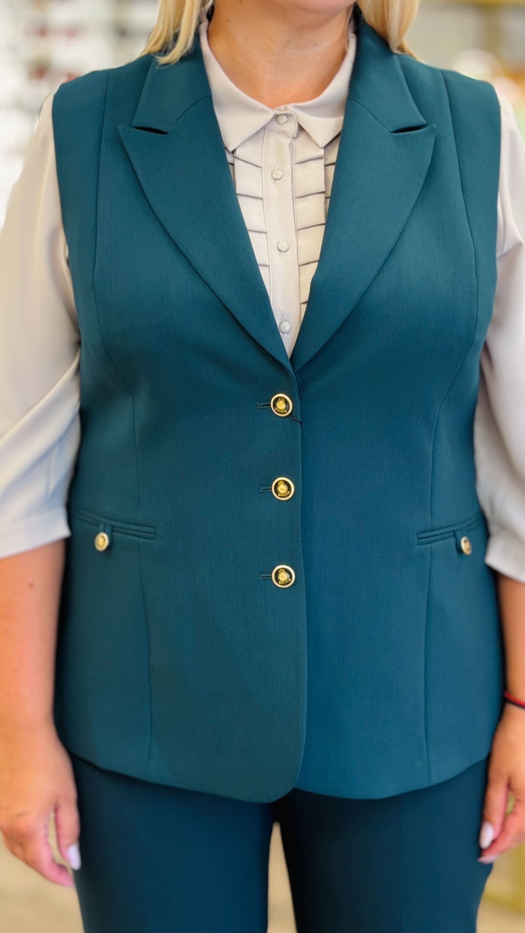 Costum clasic cu vestă tip sacou - imagine 2