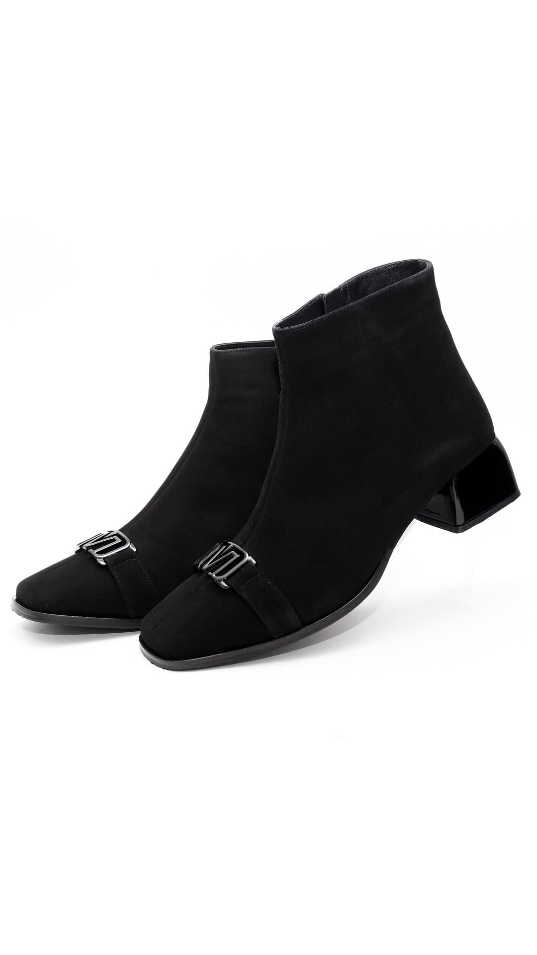 Botine cu cataramă